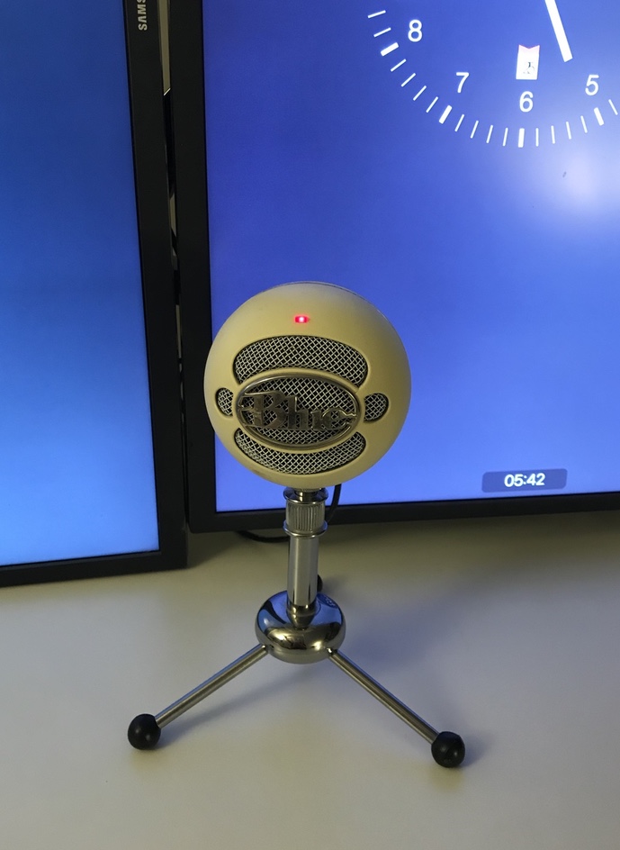 Blue Snowball microphone in the way of my monitor